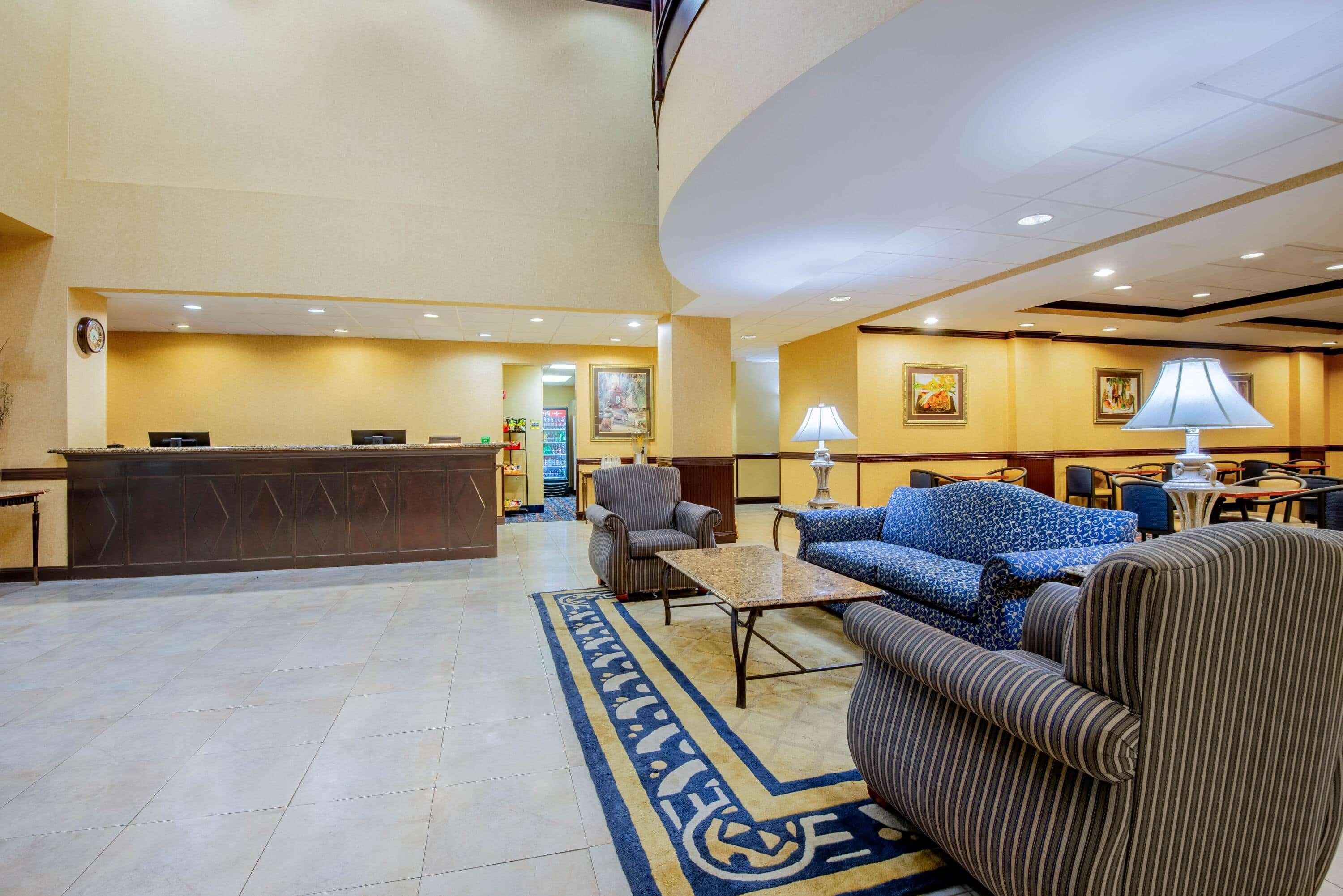 Отель La Quinta By Wyndham Mt. Laurel - Philadelphia Маунт-Лорел Экстерьер фото