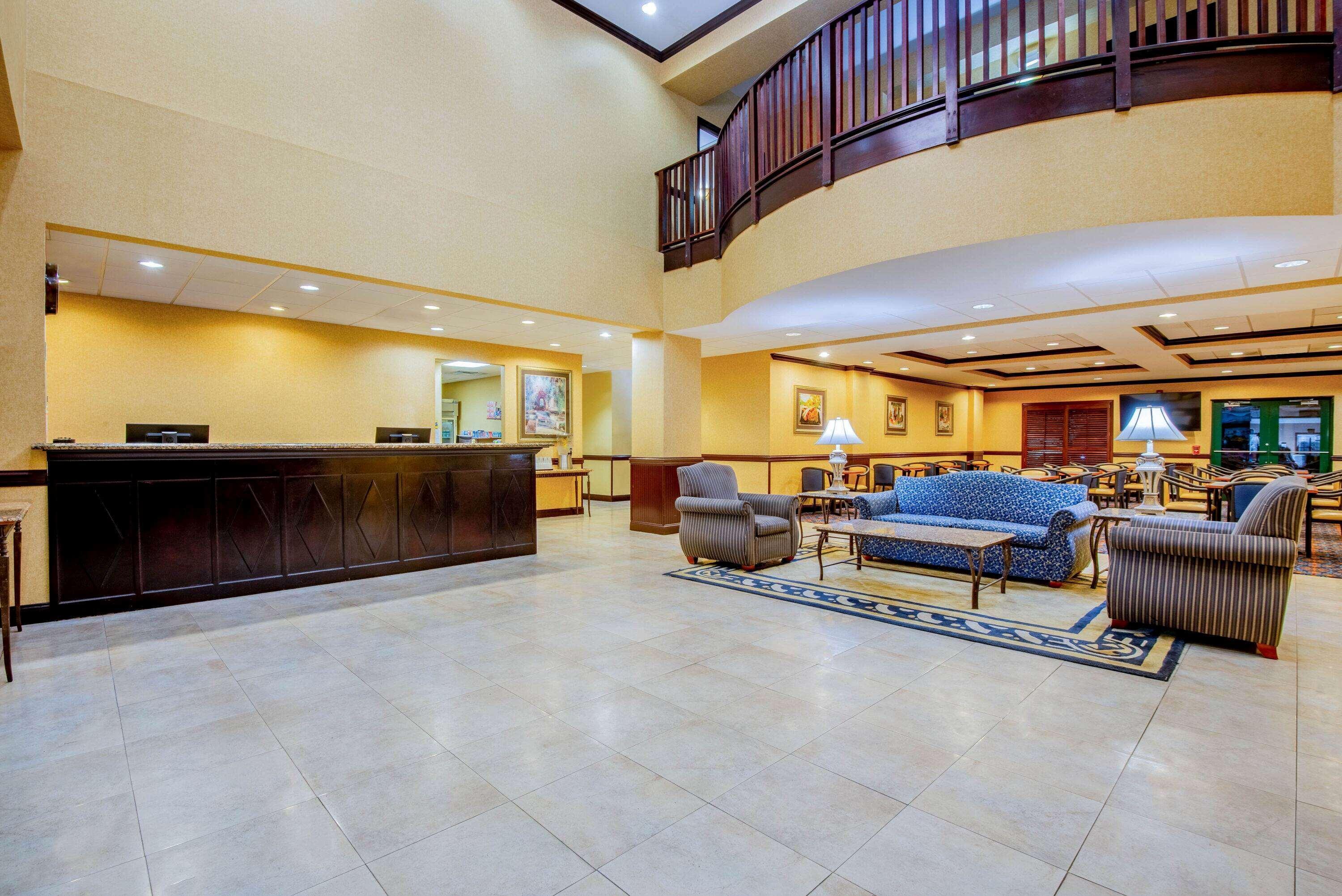Отель La Quinta By Wyndham Mt. Laurel - Philadelphia Маунт-Лорел Экстерьер фото
