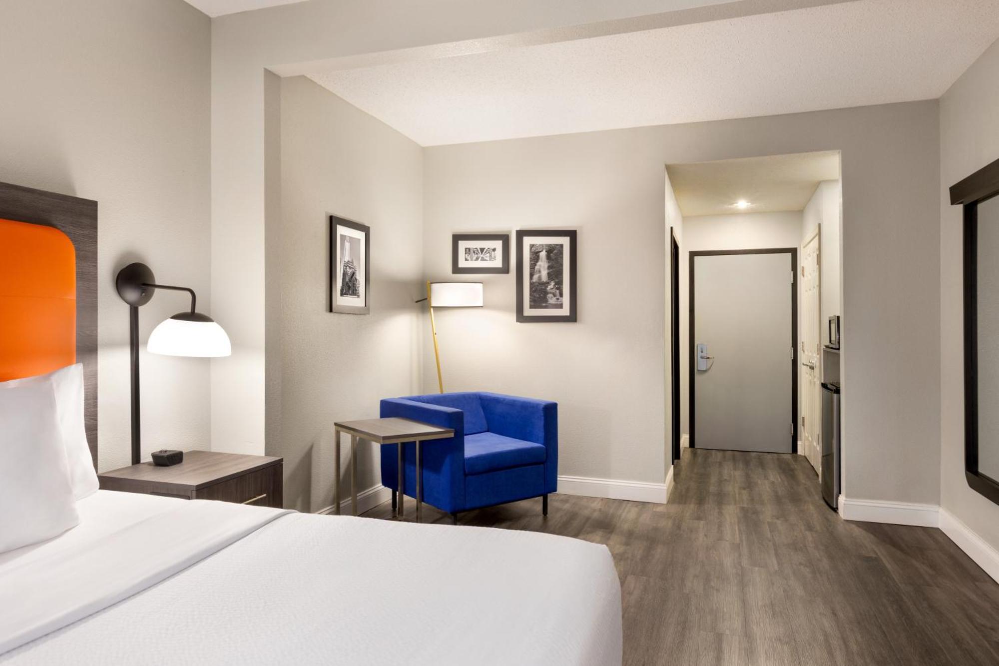 Отель La Quinta By Wyndham Mt. Laurel - Philadelphia Маунт-Лорел Экстерьер фото